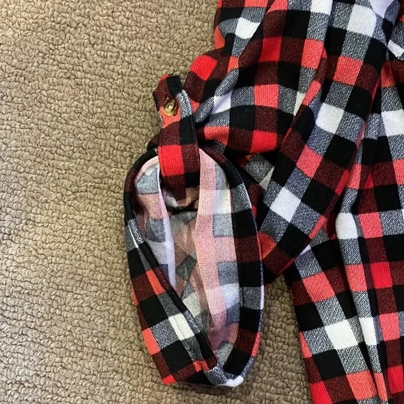 Eden & Olivia Plaid Button down top - Picture 3 of 6